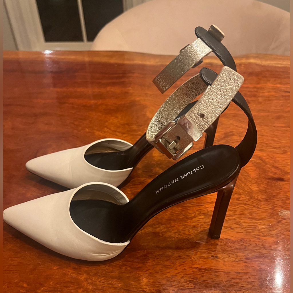 Costume National White Leather Pumps With Metallic Silver Ankle Strap. Size 39.5